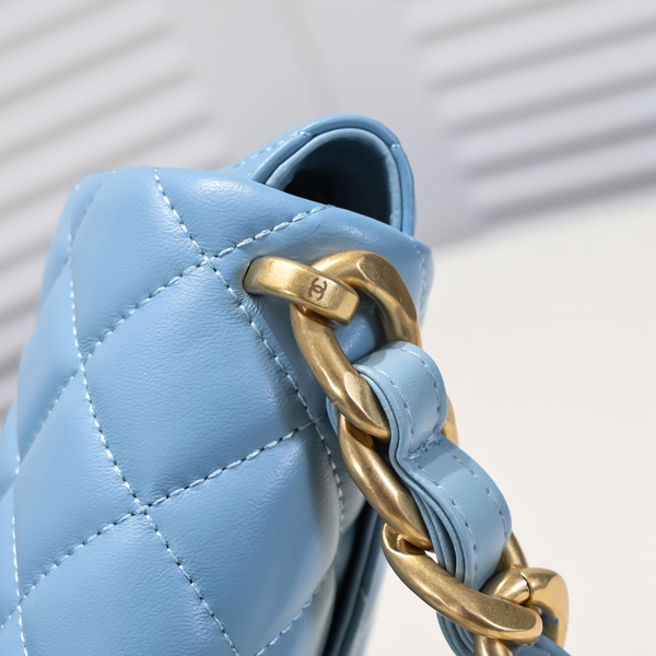 シャネルバッグ角部分ディテール